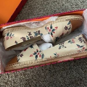 In box! Size 10 espadrille